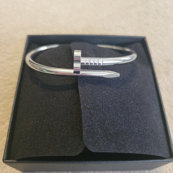 NIB Nail Bangle Bracelet - Picture 1 of 9